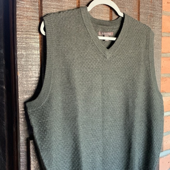 Men’s Nordstrom sweater vest olive green 100% extra fine merino wool size large - Picture 3 of 10